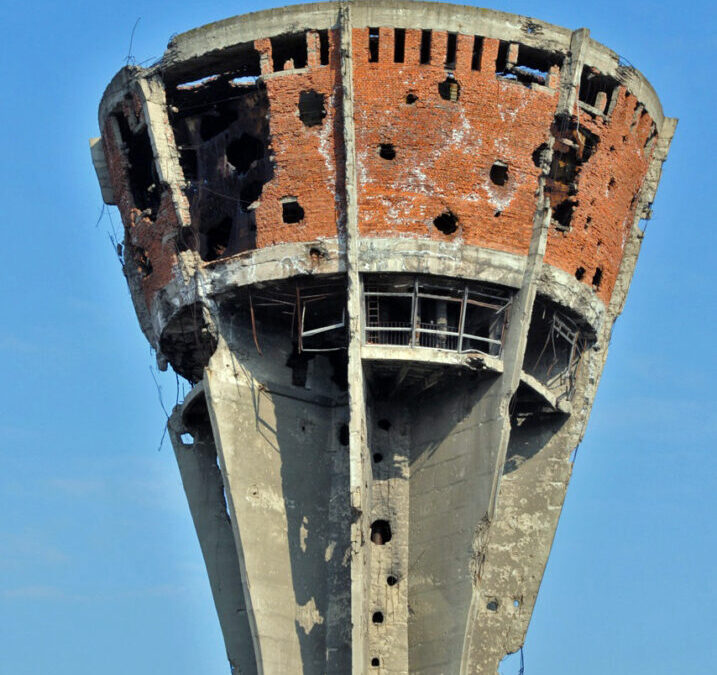 Dvije knjige, trideset godina povijesti: Herojski Vukovar stigao u knjižnicu